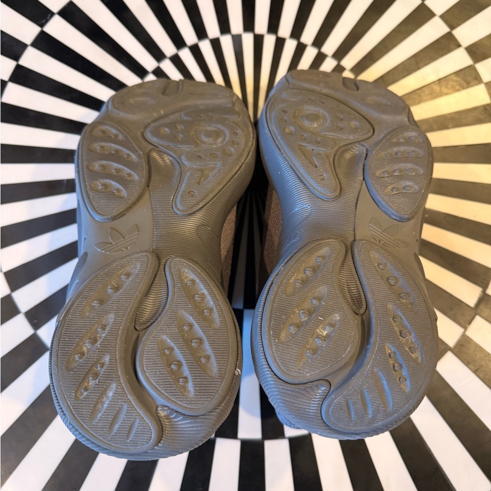 Adidas Light Gray Youth Kids Athletic Shoes - Picture 4 of 7